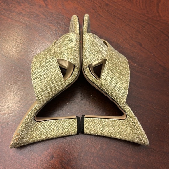 Marc Fisher Gold Metalic Slip-On Heels Sandals NWOB Sz 8 Party Date Metalic Chic - Picture 6 of 8